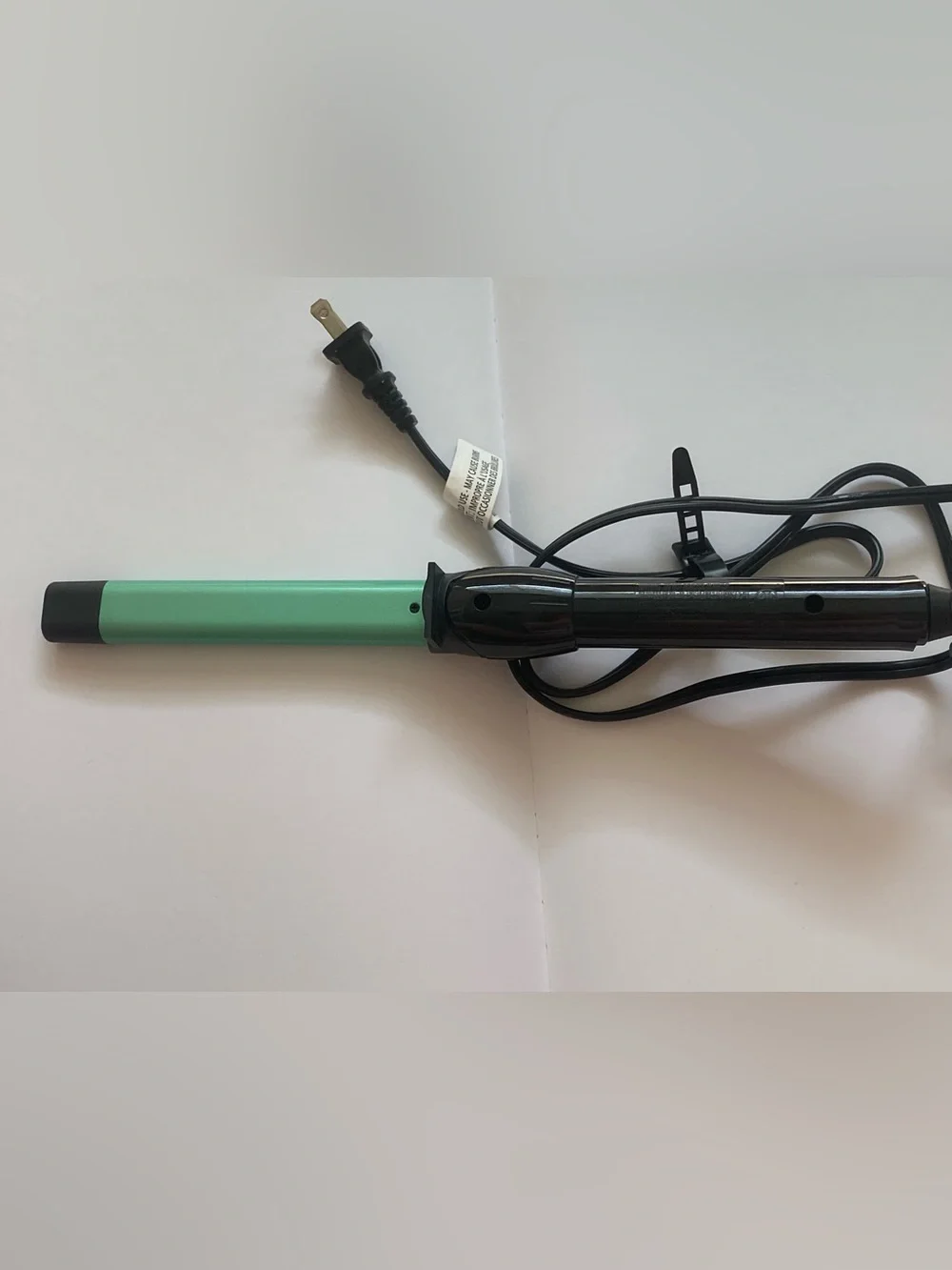 Boutique Salon 1" Mint Green Jade Ceramic Curling Wand - Picture 5 of 5